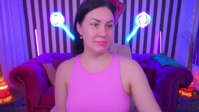 Snapshot of VelvetLuck chatting on 05-08-26, 01:05 VelvetLuck online show from 05-08-26, 01:05