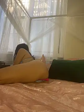 baeezzyy online show from 11-04-25, 02:49