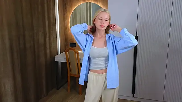 DorisCandelario online show from 11-14-25, 12:37