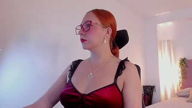 MistressErza online show from 06-12-26, 04:28