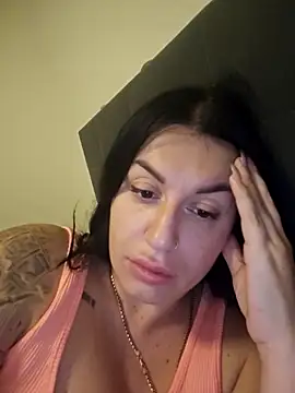 Snapshot of Julianneloreen chatting on 11-05-25, 12:10 Julianneloreen online show from 11-05-25, 12:10