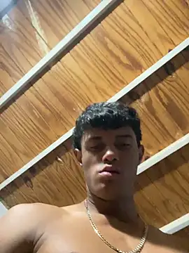 Snapshot of meliodas_23cm chatting on 11-25-25, 04:01 meliodas 23cm online show from 11-25-25, 04:01