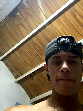 Snapshot of meliodas_23cm chatting on 12-01-25, 03:00 meliodas 23cm online show from 12-01-25, 03:00