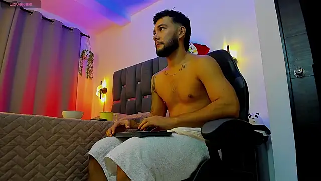 noah corvelle online show from 12-16-25, 01:38