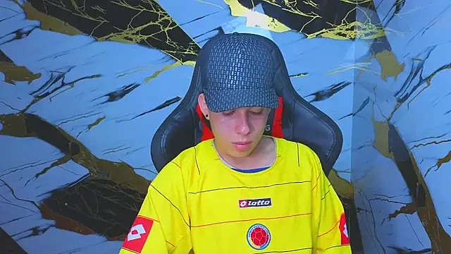 Suarezz10  online show from 11-12-25, 12:49