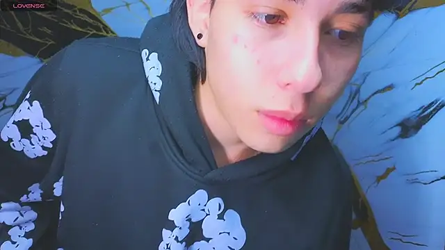 Suarezz10  online show from 11-14-25, 12:26