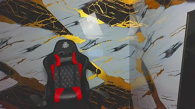 Suarezz10  online show from 11-17-25, 05:19