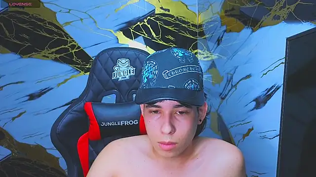 Suarezz10  online show from 11-18-25, 03:05