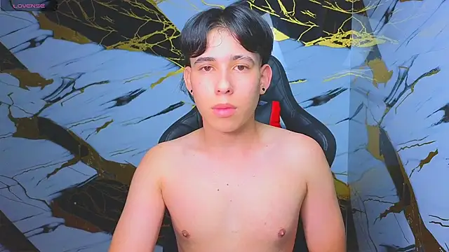 Suarezz10  online show from 11-19-25, 03:12