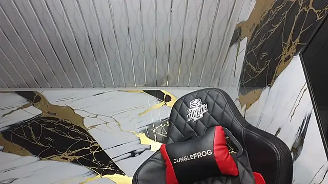 Suarezz10  online show from 11-26-25, 11:00