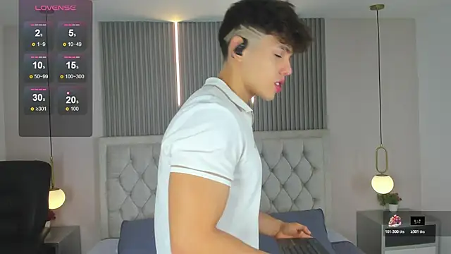 Snapshot of jhoumod_21_ chatting on 11-23-25, 03:06 jhoumod 21 online show from 11-23-25, 03:06