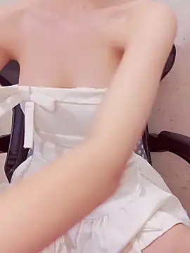 Snapshot of GirlNaughtyFull chatting on 05-17-26, 06:37 GirlNaughtyFull online show from 05-17-26, 06:37