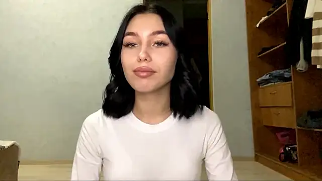 Snapshot of LonnaStehlik chatting on 11-05-25, 06:52 LonnaStehlik online show from 11-05-25, 06:52