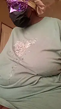 Snapshot of CEEKAYPRO chatting on 02-04-26, 01:17 CEEKAYPRO online show from 02-04-26, 01:17