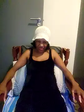 Snapshot of Mommy_Sienna chatting on 05-02-26, 02:27 Mommy Sienna online show from 05-02-26, 02:27