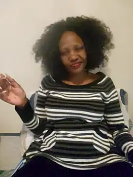Snapshot of Mommy_Sienna chatting on 05-04-26, 03:52 Mommy Sienna online show from 05-04-26, 03:52