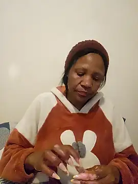 Snapshot of Mommy_Sienna chatting on 05-07-26, 08:36 Mommy Sienna online show from 05-07-26, 08:36