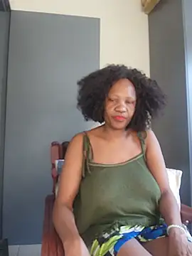 Snapshot of Mommy_Sienna chatting on 05-30-26, 01:19 Mommy Sienna online show from 05-30-26, 01:19