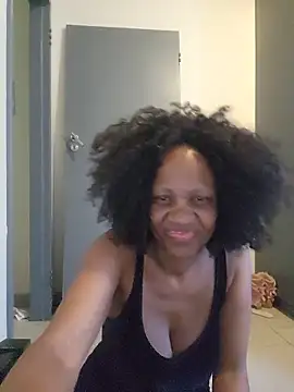 Snapshot of Mommy_Sienna chatting on 06-03-26, 02:33 Mommy Sienna online show from 06-03-26, 02:33