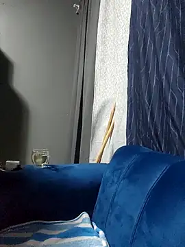 Snapshot of Mommy_Sienna chatting on 06-10-26, 04:17 Mommy Sienna online show from 06-10-26, 04:17
