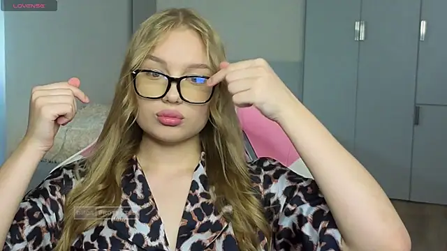 Lunar Flare online show from 11-11-25, 06:35