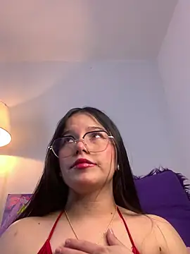 Snapshot of violettabond chatting on 04-29-26, 06:25 violettabond online show from 04-29-26, 06:25