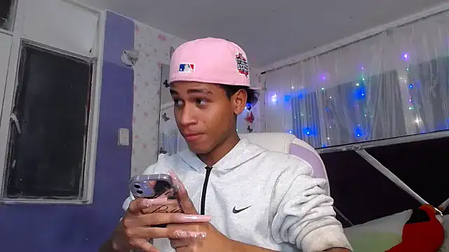 Santy bigcock 01 online show from 07-12-26, 02:35