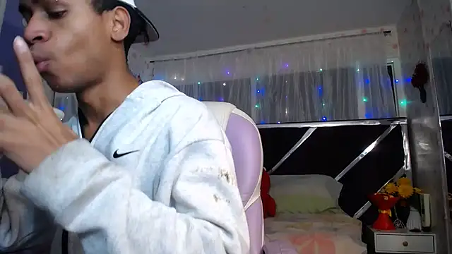 Santy bigcock 01 online show from 07-21-26, 12:40