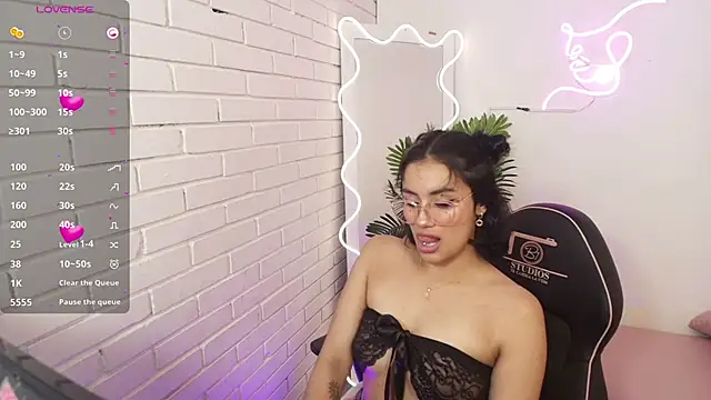 PEACHY TAY online show from 12-01-25, 11:59