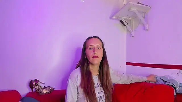 Snapshot of mia_luna_ed chatting on 11-14-25, 04:06 mia luna ed online show from 11-14-25, 04:06