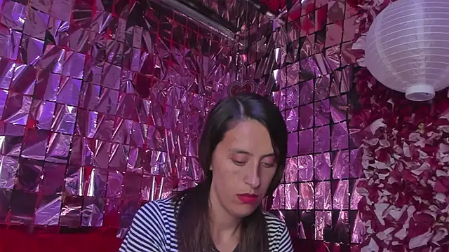 Snapshot of mia_luna_ed chatting on 11-17-25, 05:08 mia luna ed online show from 11-17-25, 05:08