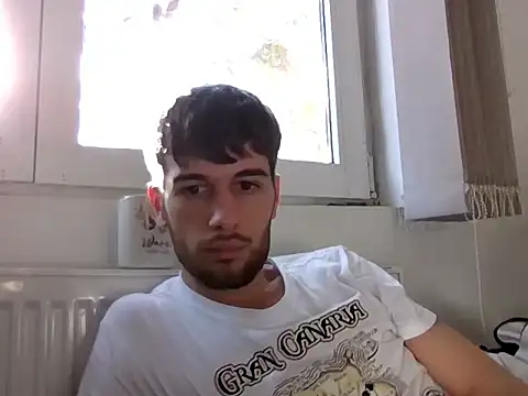 Snapshot of nikolasnik50 chatting on 12-18-25, 10:54 nikolasnik50 online show from 12-18-25, 10:54