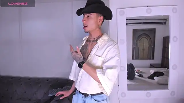 PiperrCry online show from 11-08-25, 04:01