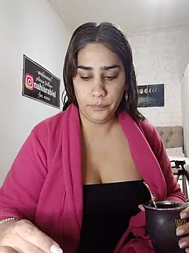 Snapshot of nahiarabiel33 chatting on 05-03-26, 04:13 nahiarabiel33 online show from 05-03-26, 04:13