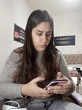 Snapshot of nahiarabiel33 chatting on 06-11-26, 03:54 nahiarabiel33 online show from 06-11-26, 03:54