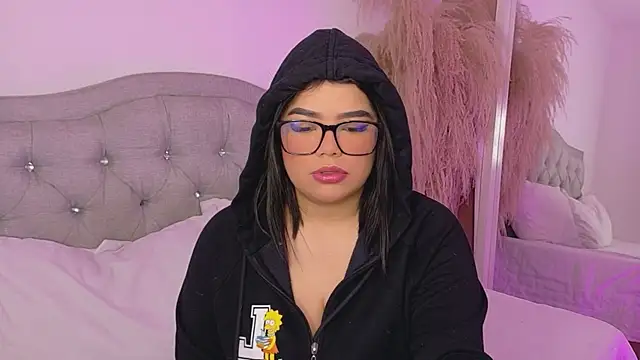Snapshot of annie__20 chatting on 05-11-26, 12:44 annie 20 online show from 05-11-26, 12:44