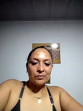 CatleyaSmith online show from 04-04-26, 01:26