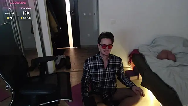 lucky swimmer online show from 11-24-25, 06:07