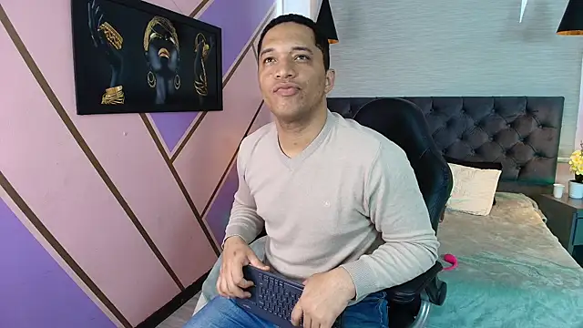 Kai santos  online show from 11-06-25, 10:21