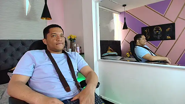 Kai santos  online show from 11-08-25, 09:35