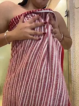 Snapshot of babypretty07 chatting on 11-25-25, 05:35 babypretty07 online show from 11-25-25, 05:35