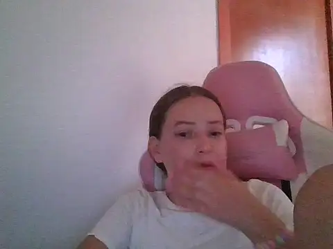 Snapshot of sweetfairy16 chatting on 11-04-25, 08:08 sweetfairy16 online show from 11-04-25, 08:08