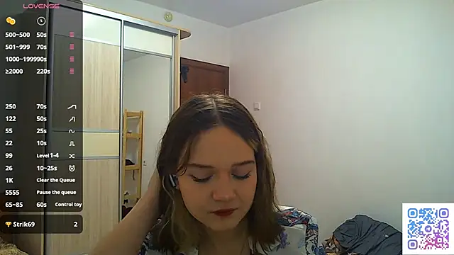 Snapshot of AlissaGerardo chatting on 12-17-25, 02:12 AlissaGerardo online show from 12-17-25, 02:12