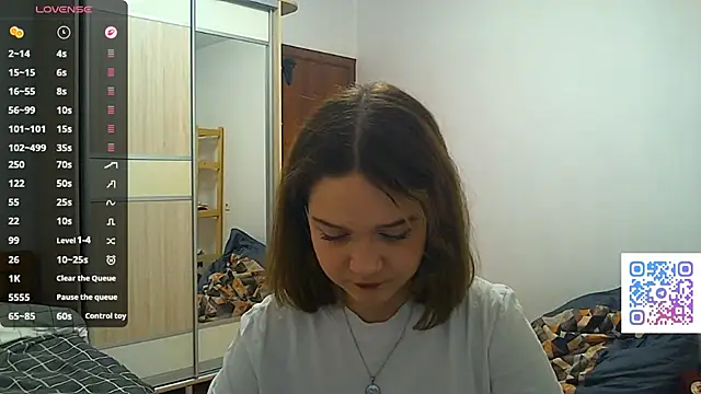 Snapshot of AlissaGerardo chatting on 12-20-25, 02:13 AlissaGerardo online show from 12-20-25, 02:13