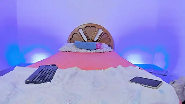 Girl-hot07 online show from 12-04-25, 10:40