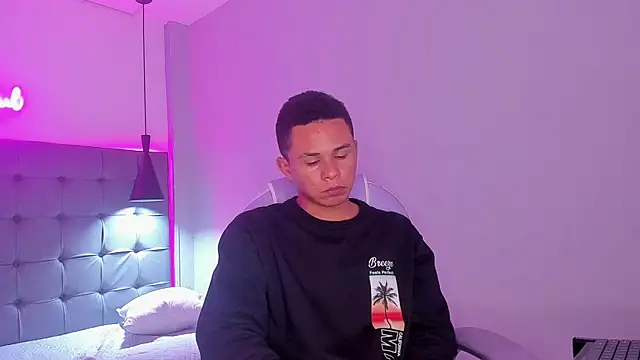 Snapshot of Liams18 chatting on 11-29-25, 03:42 Liams18 online show from 11-29-25, 03:42