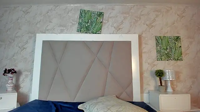 Snapshot of Madhison_5 chatting on 01-12-26, 08:25 Madhison 5 online show from 01-12-26, 08:25