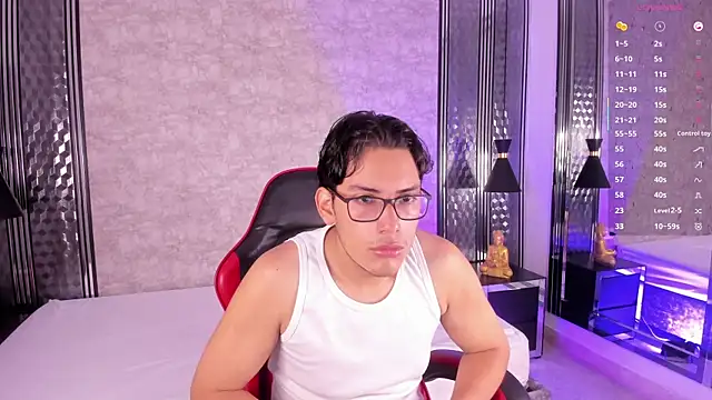 Snapshot of TheoHart_ chatting on 11-07-25, 12:16 TheoHart online show from 11-07-25, 12:16