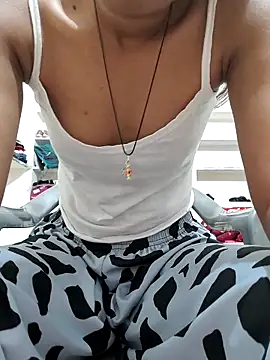 Isha kumari 69 online show from 02-16-26, 04:03