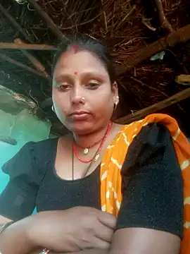 Snapshot of MiniBeast_2 chatting on 11-11-25, 05:40 MiniBeast 2 online show from 11-11-25, 05:40